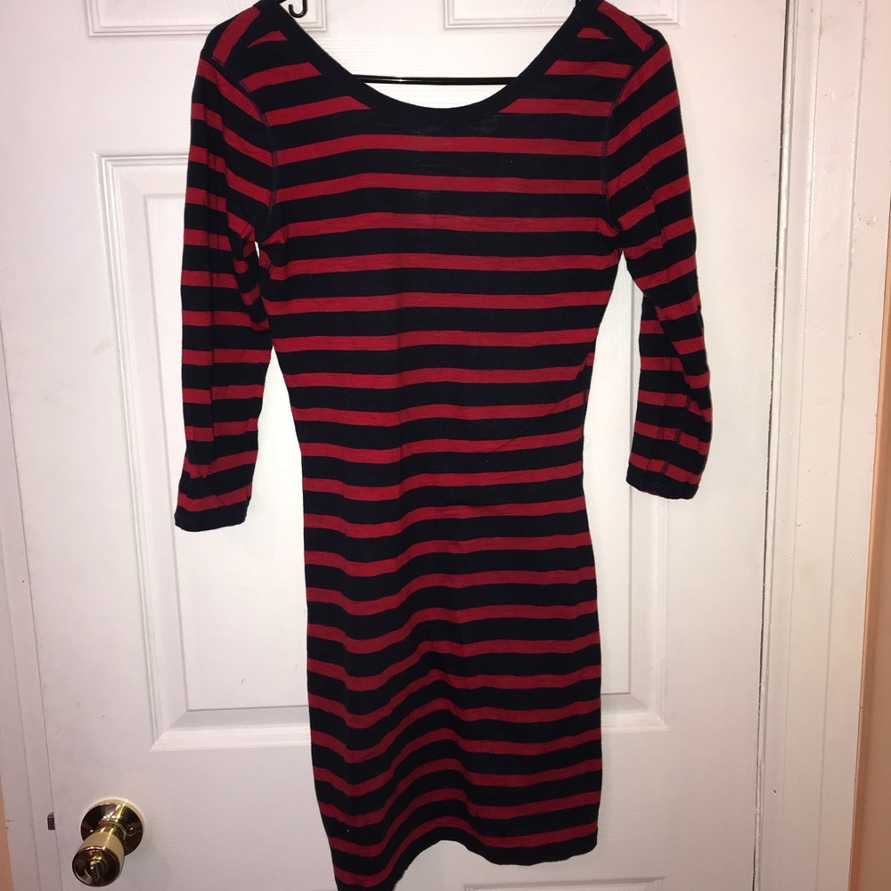 Express dress. Navy blue and red